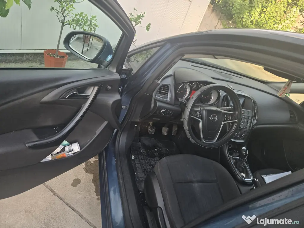 Se vinde Opel astra sedan