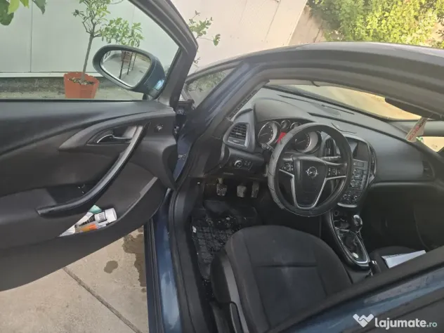 Se vinde Opel astra sedan
