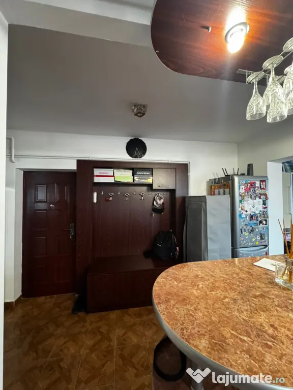 Apartament 2 camere zona Canta