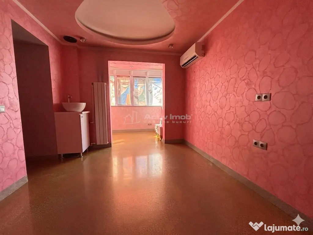 Investitie inteligenta: apartament si spatiu comercial cu ac - Oradea (Bihor)