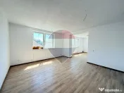 Casă spațioasă, complet renovată la interior, 4 camere, 2 băi