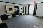 Casa individuala cu 8 camere si lac cu pesti, teren 4424 mp