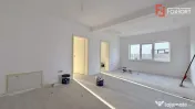 Duplex de vanzare, 3 camere pe parter + pod - Mosnita Veche 