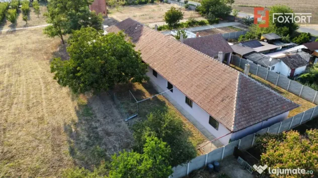 Spatiu de productie, 10 incaperi, 382 mp utili, 1800 mp tere - Peciu Nou (Timis)