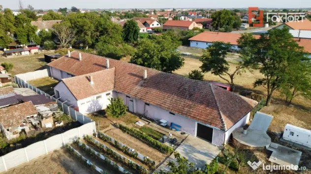 Spatiu de productie, 10 incaperi, 382 mp utili, 1800 mp tere - Peciu Nou (Timis)