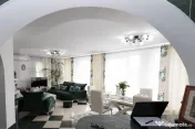 Vilă de vânzare în Corunca| Trei nivele| 320 metrii pătr 