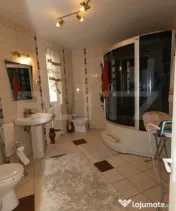 Vilă de vânzare în Corunca| Trei nivele| 320 metrii pătr 
