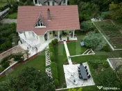 Vilă de vânzare în Corunca| Trei nivele| 320 metrii pătr 