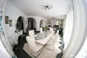 Vilă de vânzare în Corunca| Trei nivele| 320 metrii pătr 