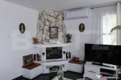 Vilă de vânzare în Corunca| Trei nivele| 320 metrii pătr 