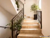 Vila distinctiva,2 intrari separate:locuire multifamiliala,a 