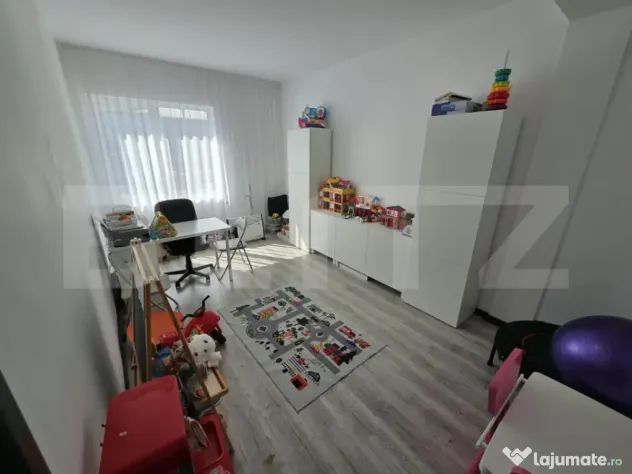 Spațiu comercial de închiriat, format din 4 apartamente + - Zalau (Salaj)