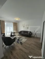 Spațiu comercial de închiriat, format din 4 apartamente + 