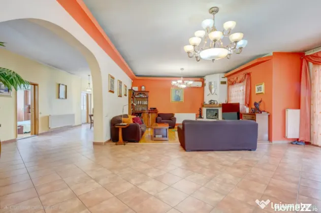 Fundeni, imobil S+P+1, 350mp utili, piscină, foișor, 2 gar - Dobroesti (Bucuresti-Ilfov)