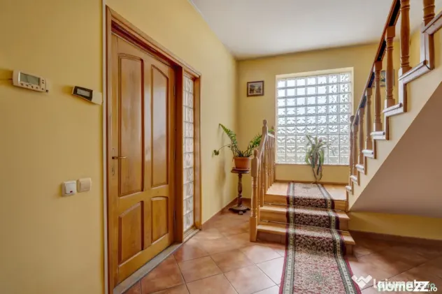 Fundeni, imobil S+P+1, 350mp utili, piscină, foișor, 2 gar - Dobroesti (Bucuresti-Ilfov)