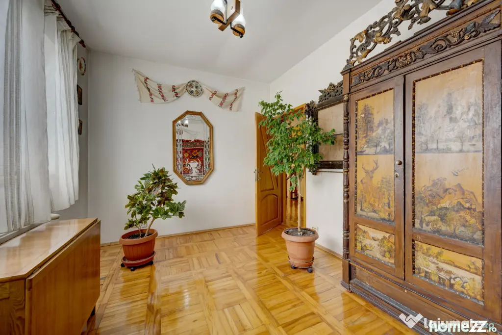 Fundeni, imobil S+P+1, 350mp utili, piscină, foișor, 2 gar - Dobroesti (Bucuresti-Ilfov)