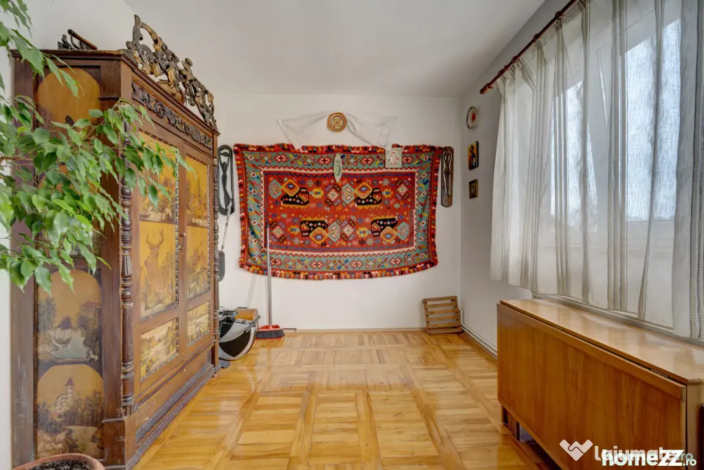 Fundeni, imobil S+P+1, 350mp utili, piscină, foișor, 2 gar - Dobroesti (Bucuresti-Ilfov)