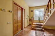 Fundeni, imobil S+P+1, 350mp utili, piscină, foișor, 2 gar