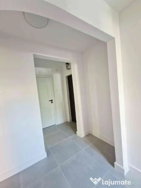 Apartament cu 2 camere decomandat, spatiu depozitare 12 m2, izolat, - Buzau (Buzau)