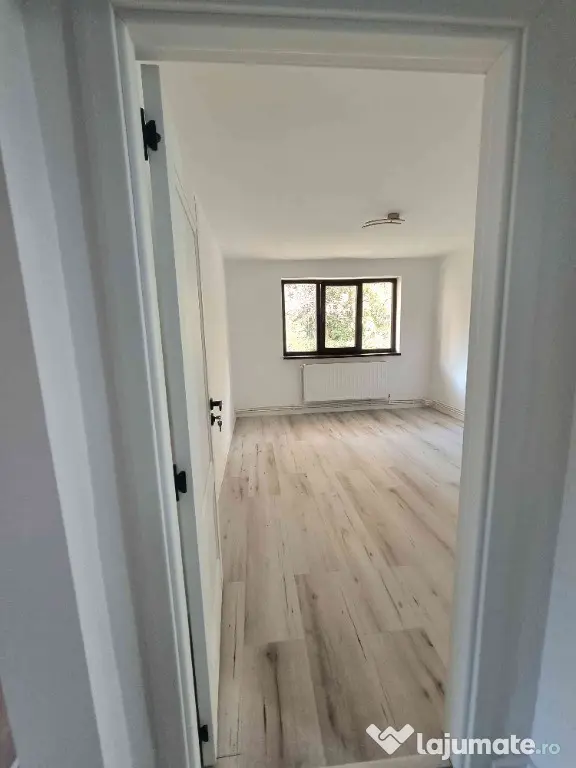 Apartament cu 2 camere decomandat, spatiu depozitare 12 m2, izolat, - Buzau (Buzau)