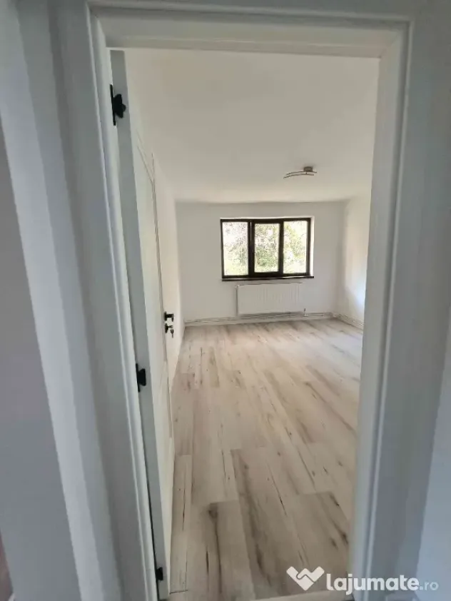 Apartament cu 2 camere decomandat, spatiu depozitare 12 m2, izolat, - Buzau (Buzau)