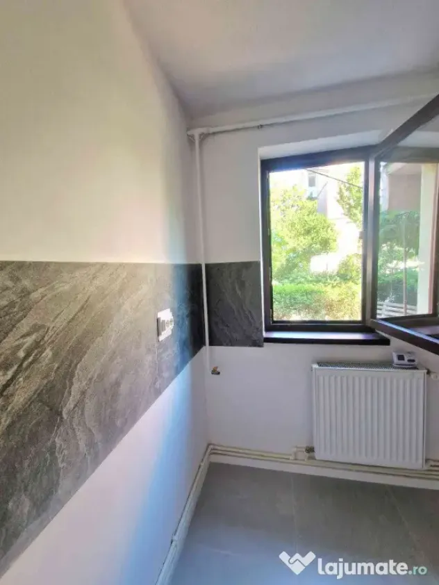 Apartament cu 2 camere decomandat, spatiu depozitare 12 m2, izolat, - Buzau (Buzau)