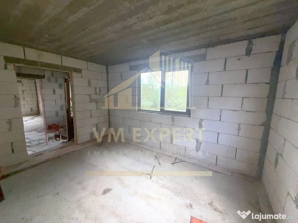 CASĂ 6 CAMERE TEREN 5736 MP LEREȘTI VOINEȘTI ARGEȘ - Leresti (Arges)