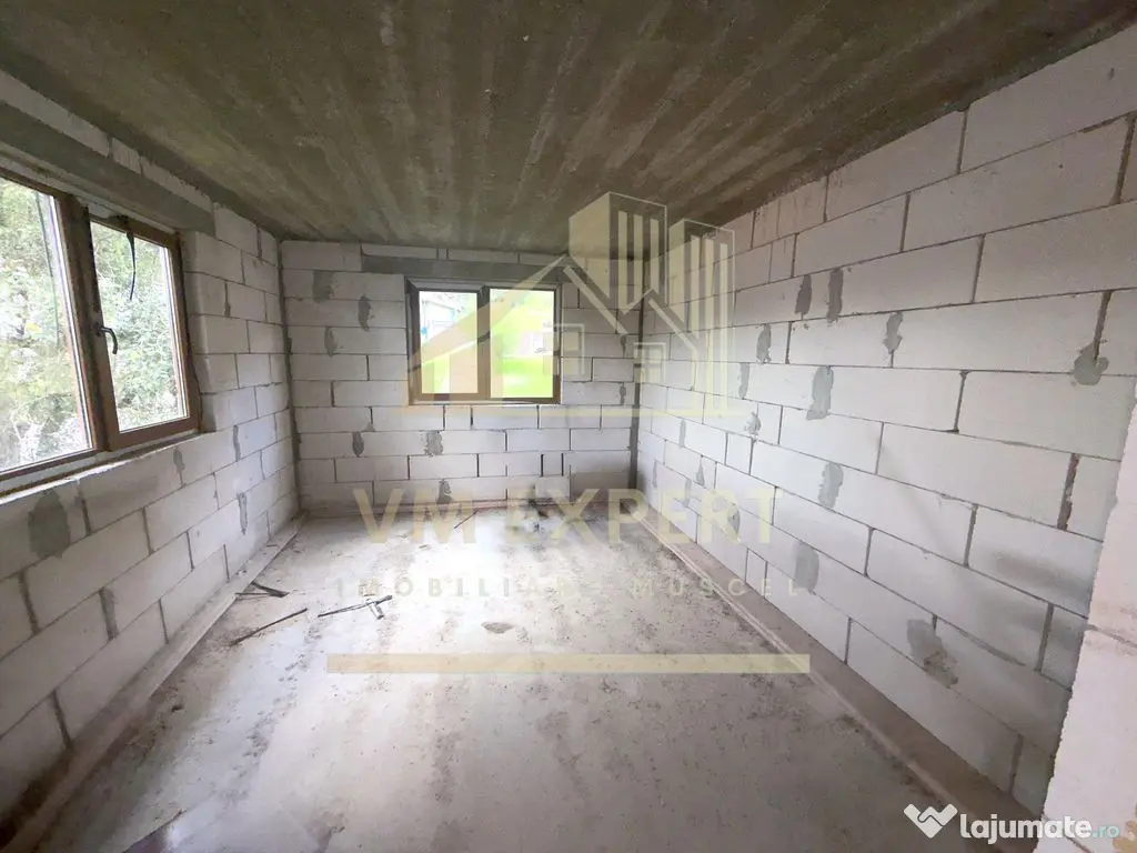 CASĂ 6 CAMERE TEREN 5736 MP LEREȘTI VOINEȘTI ARGEȘ - Leresti (Arges)