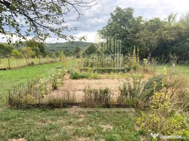 CASĂ 6 CAMERE TEREN 5736 MP LEREȘTI VOINEȘTI ARGEȘ - Leresti (Arges)