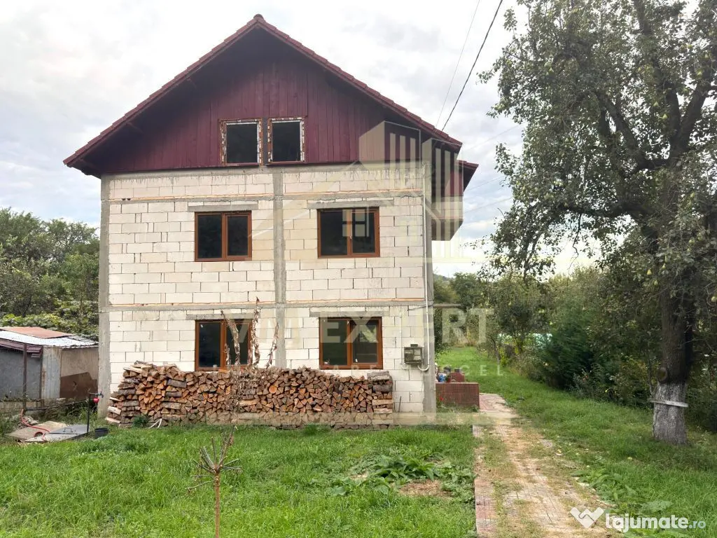 CASĂ 6 CAMERE TEREN 5736 MP LEREȘTI VOINEȘTI ARGEȘ - Leresti (Arges)