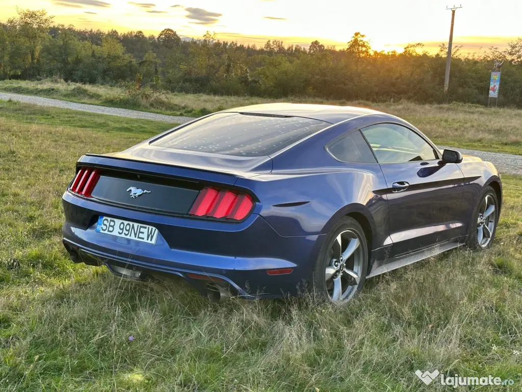 Ford Mustang model american, accept variante auto si imobiliare