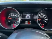 Ford Mustang model american, accept variante auto si imobiliare