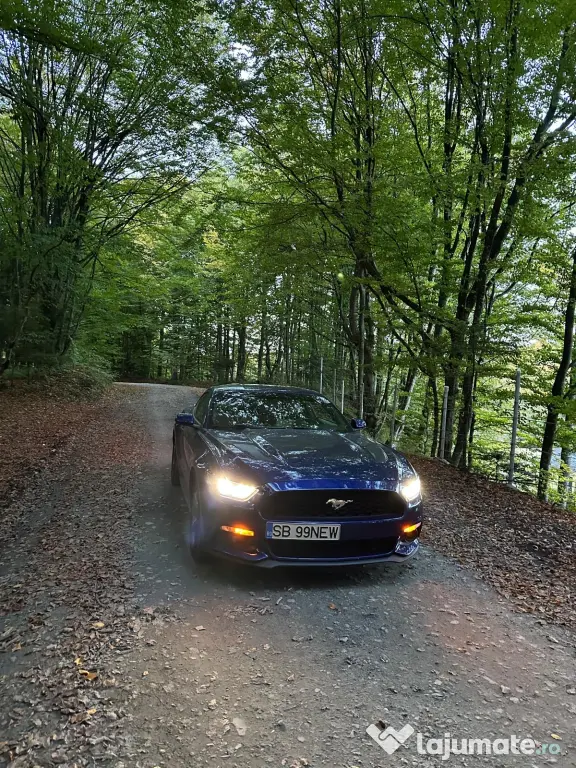 Ford Mustang model american, accept variante auto si imobiliare