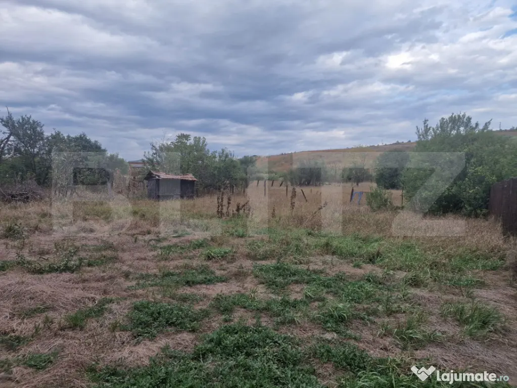 Casă cu teren generos de 5.300 mp, la doar 25 de minute de - Mihaiesti (Cluj)