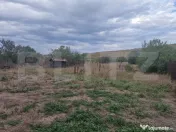 Casă cu teren generos de 5.300 mp, la doar 25 de minute de 