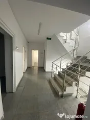 Vă propunem spre inchiriere clădire de birouri situată în zo
