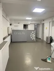 Vă propunem spre inchiriere clădire de birouri situată în zo
