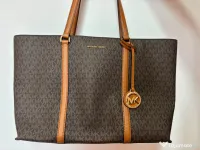 Geantă Voyage Michael Kors originală 