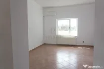 Spatiu comercial - zona excelenta - centrala proprie - aer c