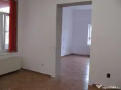 Spatiu comercial - zona excelenta - centrala proprie - aer c