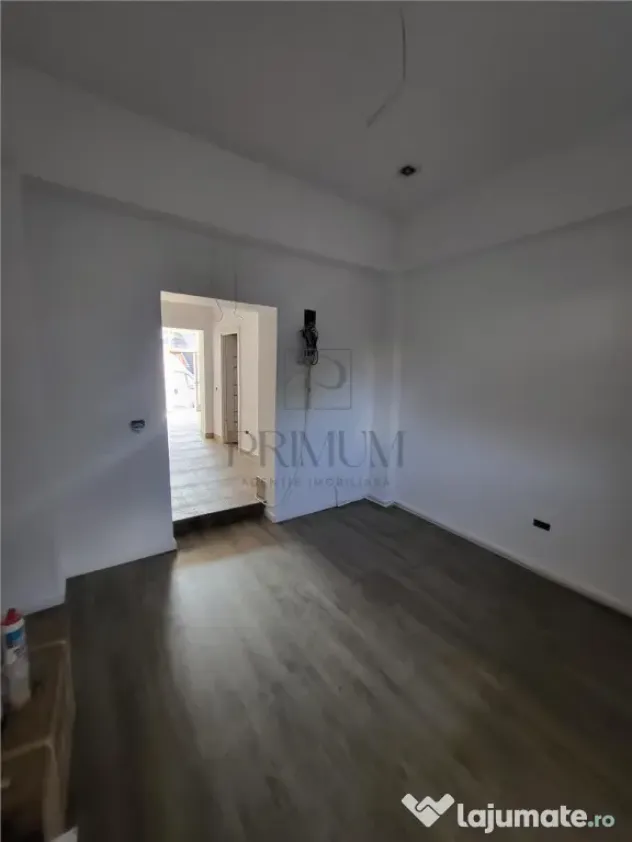 Spatiu comercial renovat cu vitrina - Semicentral - Timisoara (Timis)