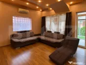 Casa de vanzare cu 5 camere — Cartierul Rogerius 
