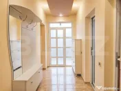 Casa de vanzare cu 5 camere — Cartierul Rogerius 