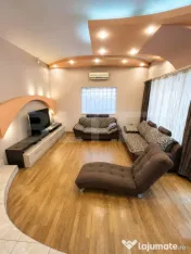 Casa de vanzare cu 5 camere — Cartierul Rogerius 