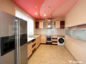 Casa de vanzare cu 5 camere — Cartierul Rogerius 
