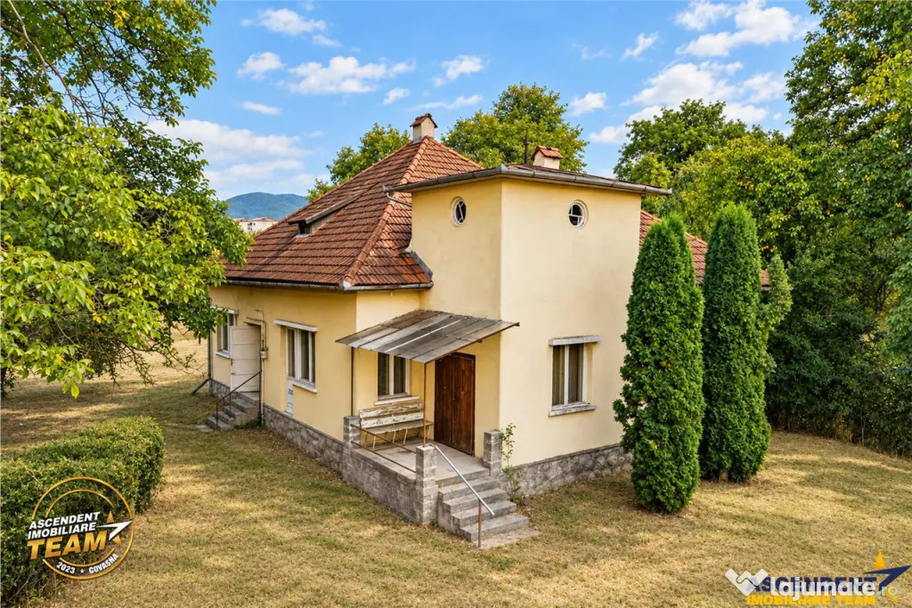 Casa cu istorie,3 camere,potential mansardare,1.840mp teren, - Covasna (Covasna)