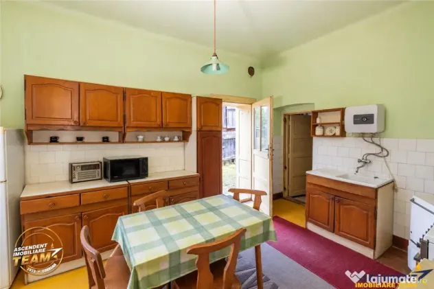 Casa cu istorie,3 camere,potential mansardare,1.840mp teren, - Covasna (Covasna)