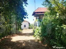Urgent! Casă cu teren 5.038 mp, Pleșoiu-Arcești, stradă