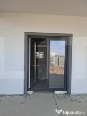 Casă spațioasă cu garaj și teren 700 mp – la roșu sau
