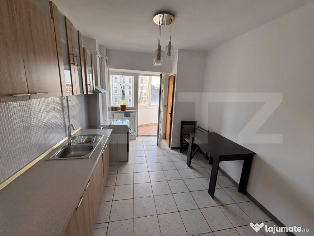 Apartament 3 camere decomandat,88 mp Central, zona Universit - Craiova (Dolj)